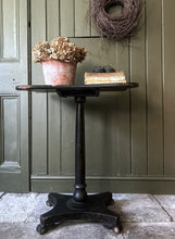 Load image into Gallery viewer, Antique chinoiserie quatrefoil tilt top black table with scroll feet