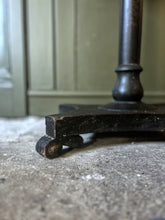 Load image into Gallery viewer, Antique chinoiserie quatrefoil tilt top black table with scroll feet