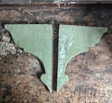 Load image into Gallery viewer, A pair of Antique French country original painted wooden decorative wall shelf brackets