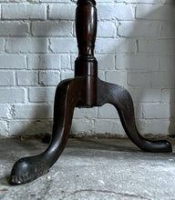 Load image into Gallery viewer, Antique Georgian mahogany tilt top tripod lamp table