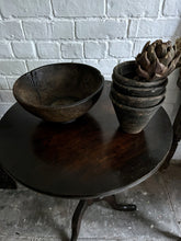 Load image into Gallery viewer, Antique Georgian mahogany tilt top tripod lamp table