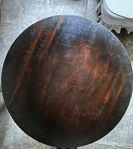 Antique Georgian mahogany tilt top tripod lamp table