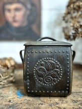 Load image into Gallery viewer, Arts &amp; Crafts antique brass repousse hammered tea caddy