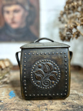 Load image into Gallery viewer, Arts &amp; Crafts antique brass repousse hammered tea caddy