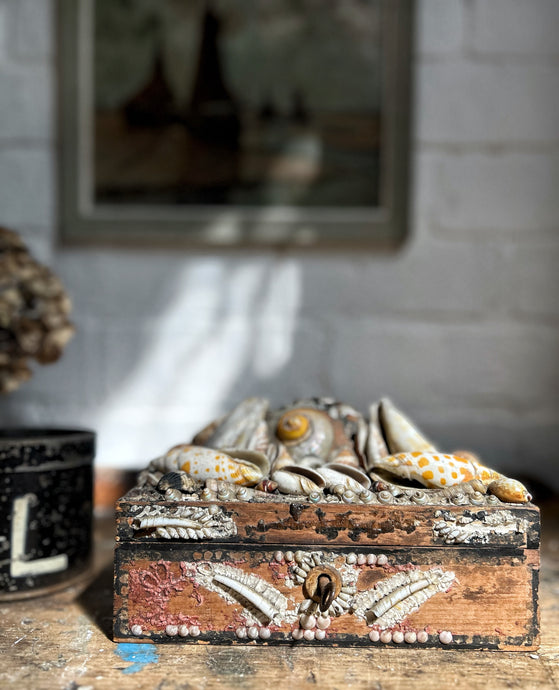 French antique Napoleon III wooden shell covered souvenir box with key