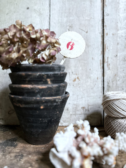 French vintage metal painted score number 6