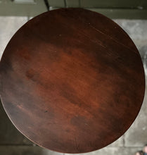 Load image into Gallery viewer, Georgian antique simple country house style tripod leg wine side table