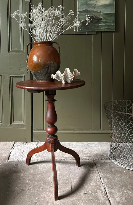 Georgian antique simple country house style tripod leg wine side table