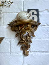 Load image into Gallery viewer, A Vintage pair of gilded Florentine rococo style wall brackets
