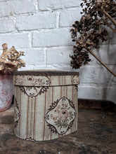 Load image into Gallery viewer, Small fabric covered French vintage lidded box