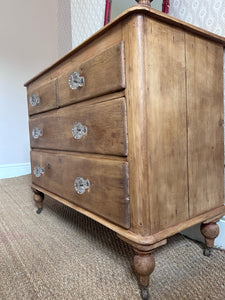 Pine Victorian chest of drawers two over two with cut glass knobs