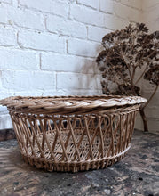 Load image into Gallery viewer, Vintage French woven wicker bread basket