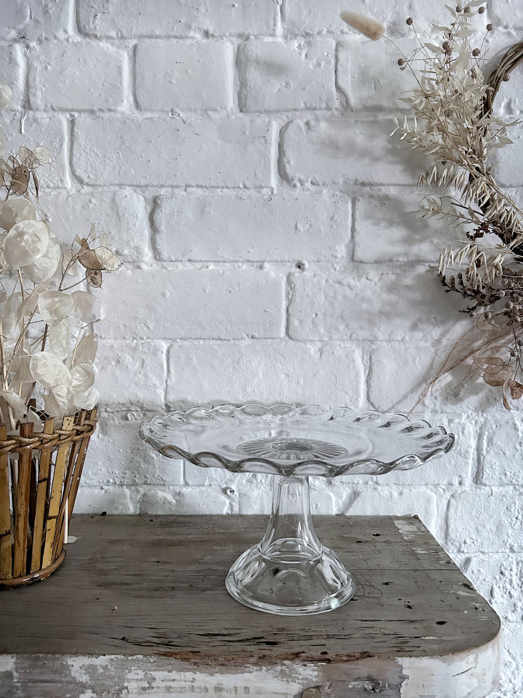 Vintage pressed glass 1930's scalloped fluted cake stand