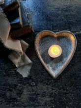 Load image into Gallery viewer, small Antique metal heart shaped aluminium baking pan