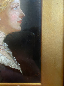 An early 20th Oil painting portrait of a lady in original gilt frame