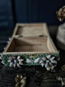 A Vintage sailors souvenir shell covered decorative wooden jewellery box